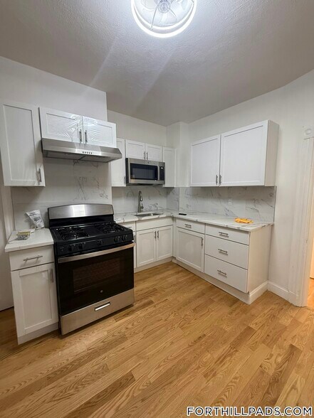 Building Photo - 200 Highland St