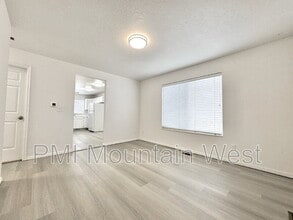 Building Photo - 49 S 200 W