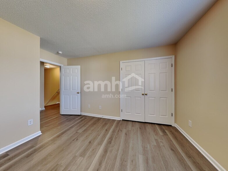Building Photo - 1836 Chatfield Dr
