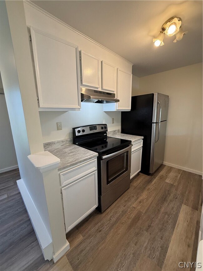 Building Photo - 5448 Tourmaline Dr
