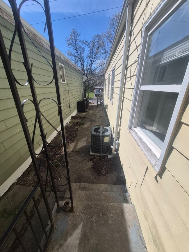 Building Photo - 1512 Kavanaugh St