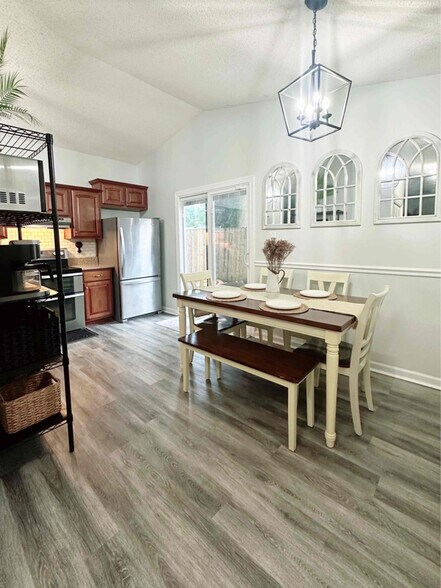 Building Photo - 1307 Petrell Dr