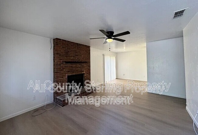 Building Photo - 4417 SW 71st Terrace