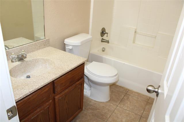 Building Photo - 1245 Redman Ave