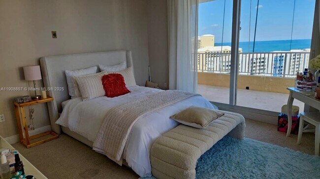 Building Photo - 781 Crandon Blvd