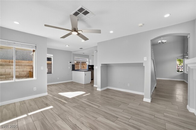 Building Photo - 636 Thornewood Pl