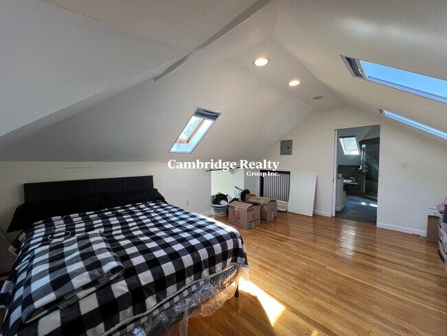 Building Photo - 88 Fellsway E