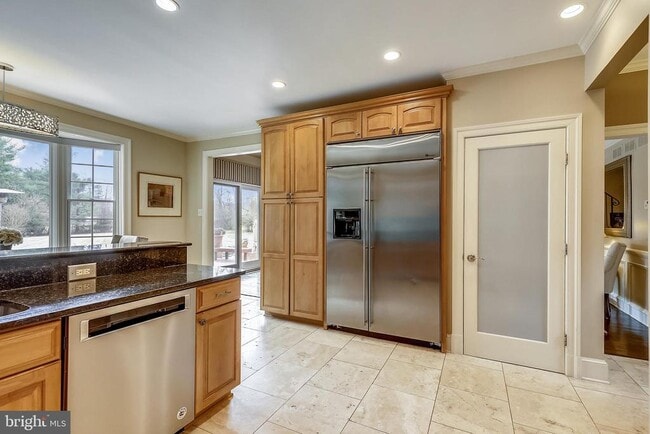Building Photo - 10605 River Oaks Ln