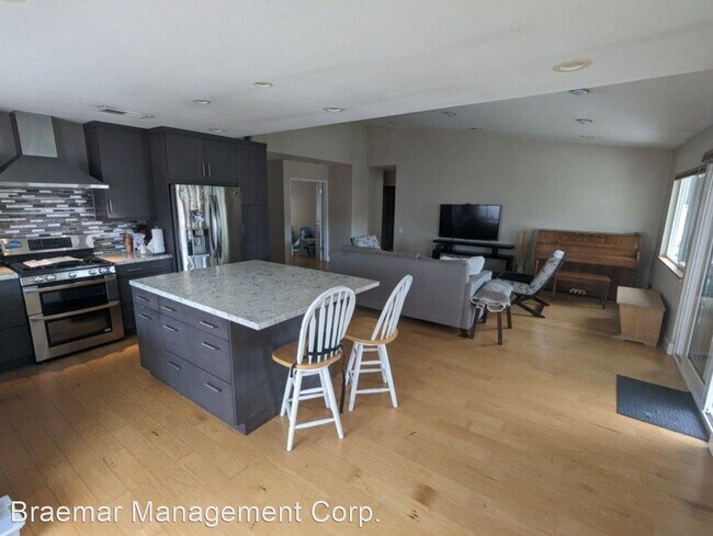 Building Photo - 3 br, 2 bath House - 3963 Greenwood Street