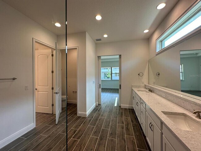 Building Photo - 13724 Larkton Ln