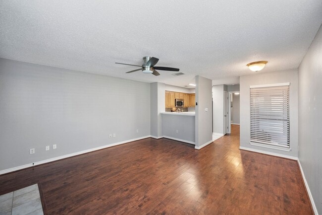 Building Photo - North Alington Condo close to the Entertainment District