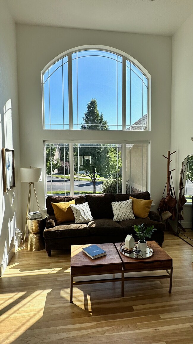 Building Photo - 1369 E 320 N