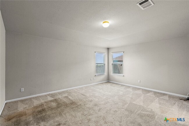 Building Photo - 213 Hoya Ln