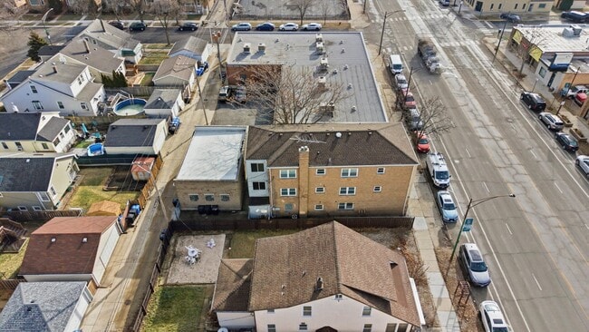 Building Photo - 5915 N Milwaukee Ave