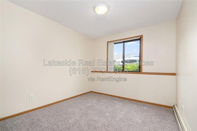 Building Photo - 2914 Earle Ave SW