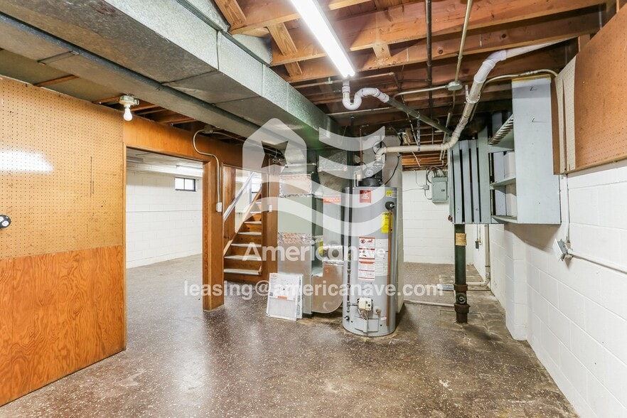 Building Photo - 1807 Giant St