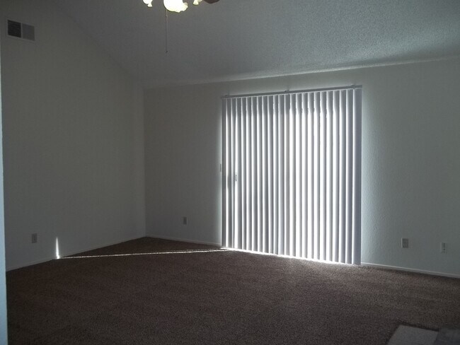 Building Photo - West Clovis location,  potential Buchanan ...