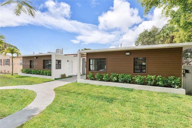 Building Photo - 1946 Pierce St