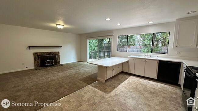 Building Photo - Spacious 4 Bedroom Eastside Home