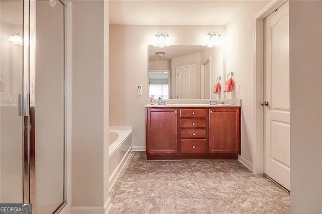 Building Photo - 2344 Attewood Dr