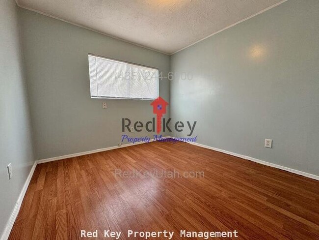 Building Photo - 130 S 100 W