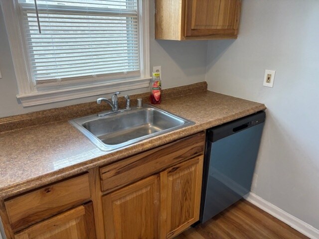 Kitchen - 125 Macey Ave