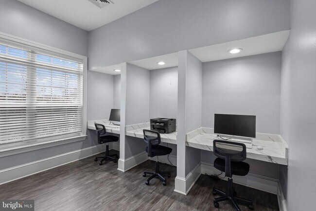 Building Photo - 508 Sunset View Terrace SE