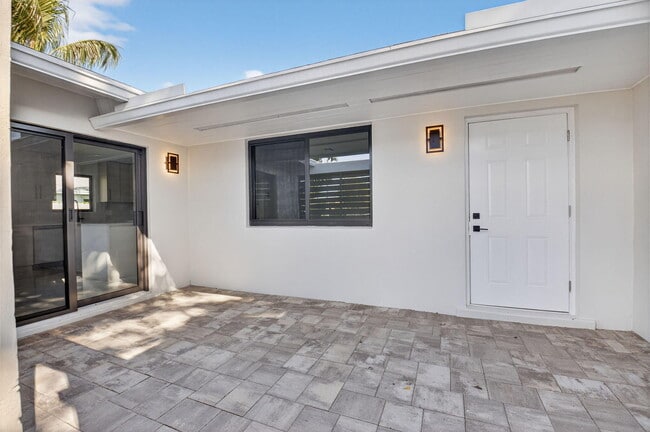 Building Photo - 513 Lindell Blvd