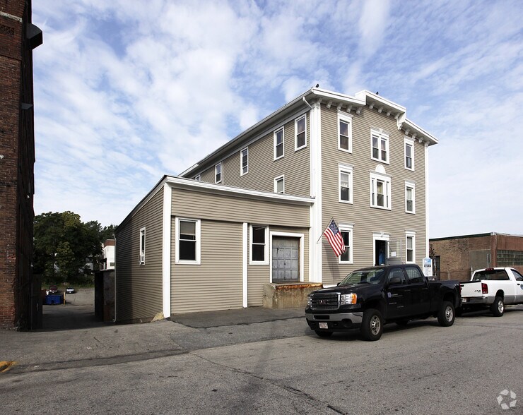 Building Photo - The Reed