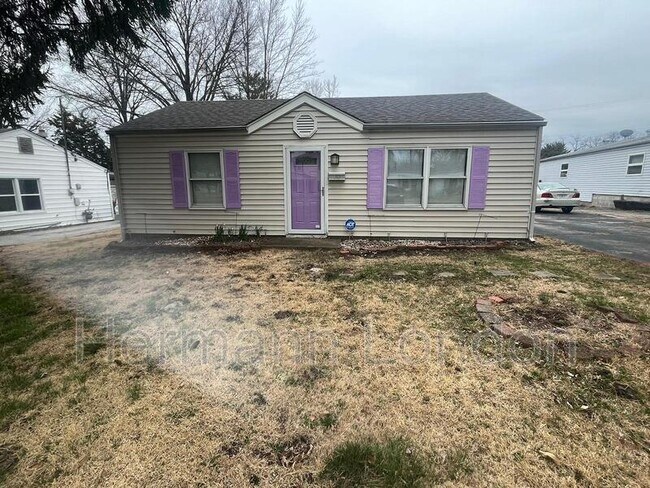 Primary Photo - 30 St Celeste Dr