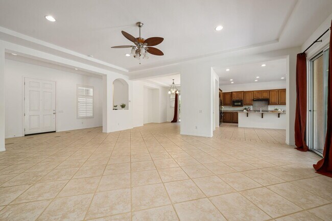 Building Photo - 43501 Parkway Esplanade W