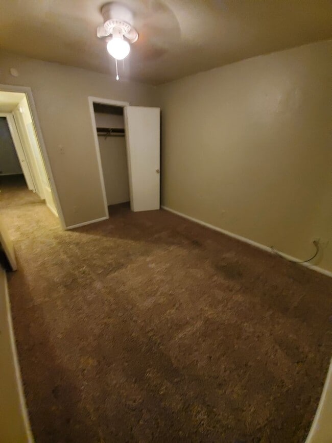 Building Photo - 1606/1608 Cloverdale