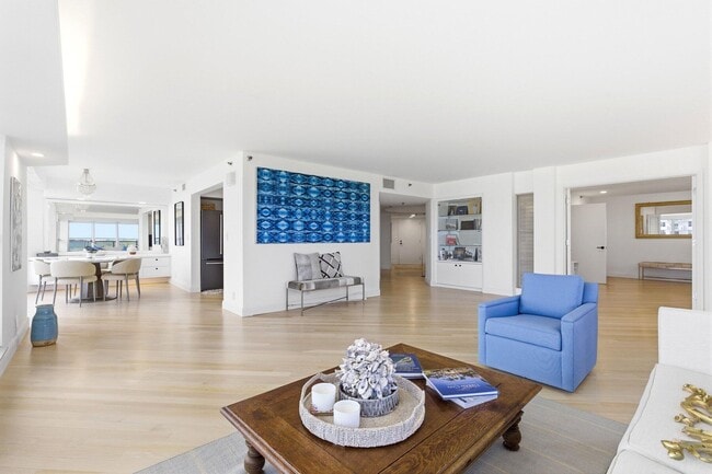 Building Photo - 4605 S Ocean Blvd