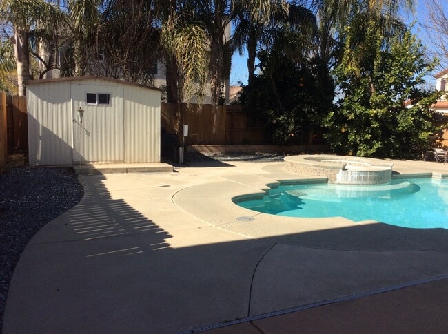 Building Photo - INGROUND POOL with pool service provided
