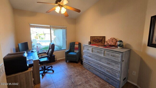 Building Photo - 37796 S Golf Course Dr