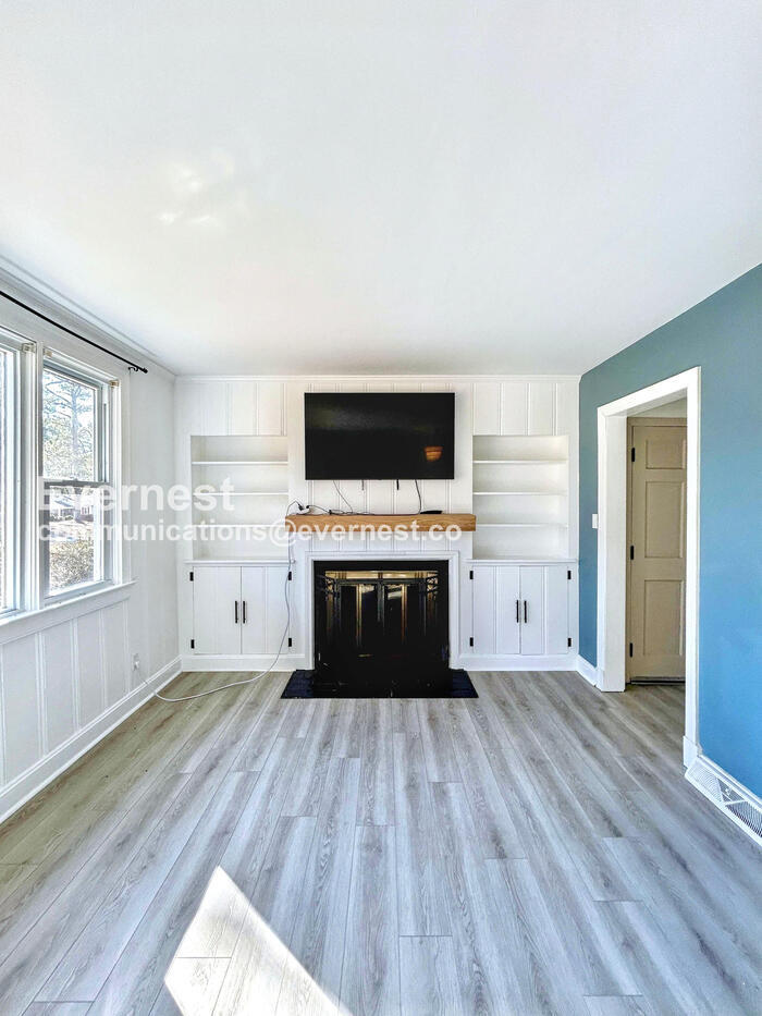 Building Photo - 8282 Wonderland Ln