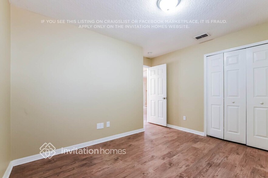 Building Photo - 635 Park Valley Cir