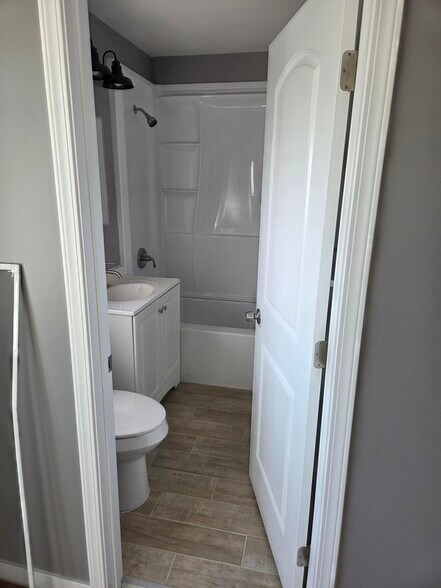 Building Photo - 4010 Rockwood St