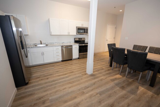 Building Photo - 103 N 1st St