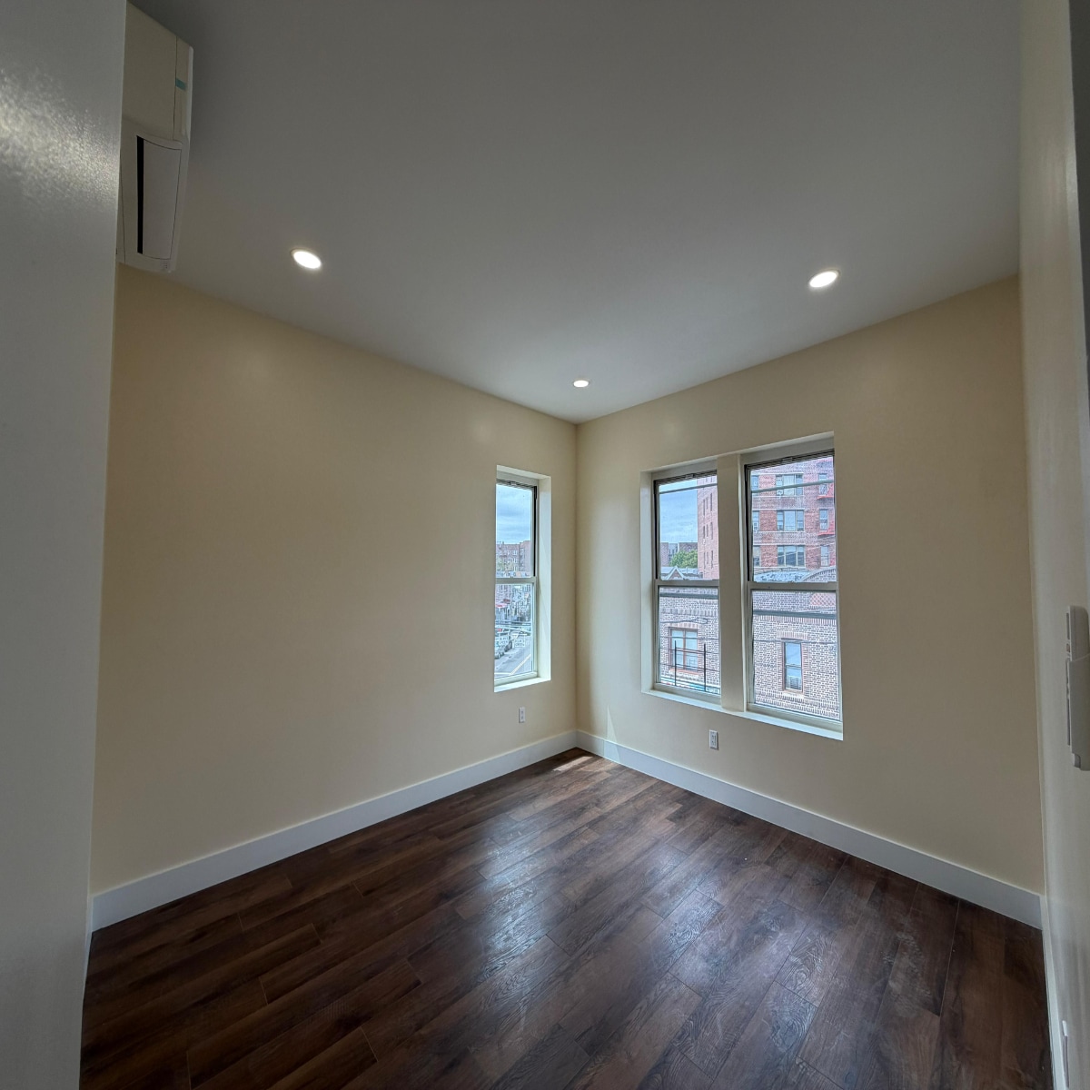 Building Photo - 9104 43rd Ave
