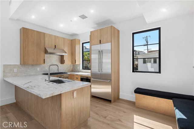 Building Photo - 700 Breakers Dr