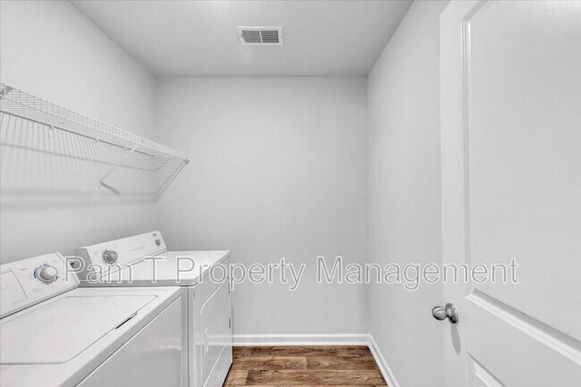 Building Photo - 512 Turpentine Trl