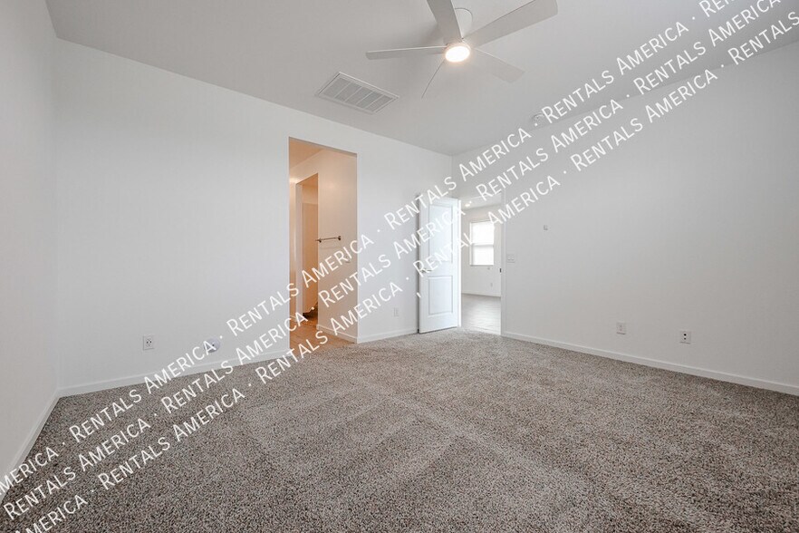 Building Photo - 40322 W Hillman Dr