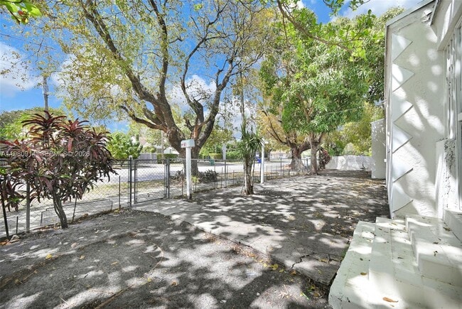 Building Photo - 299 NW 43rd St