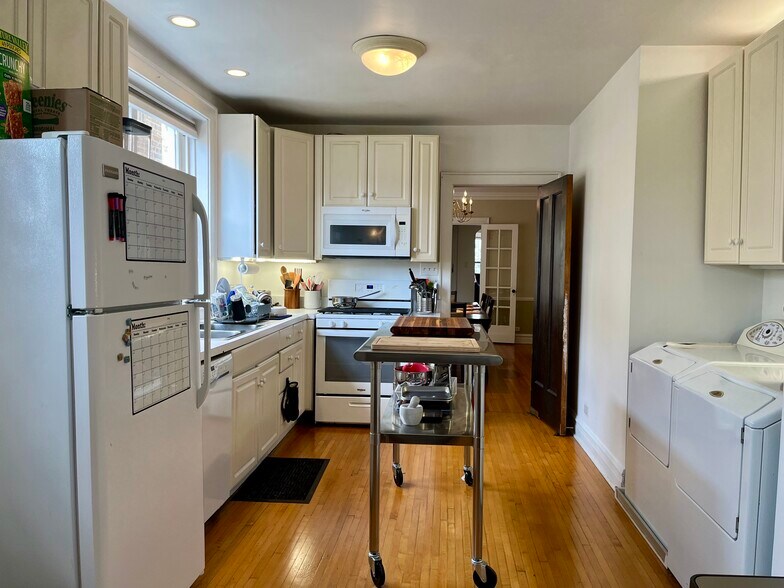 Building Photo - 732 Mulford St