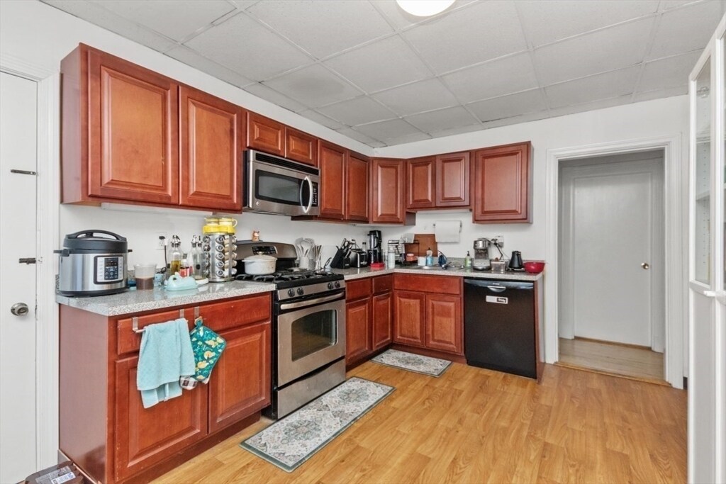 Building Photo - 21 Bentley St