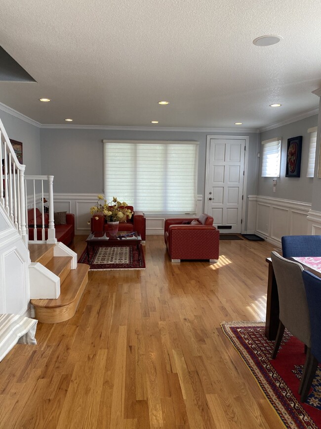 Building Photo - Cherry Creek Executive 3bd/4ba home 3743SF!