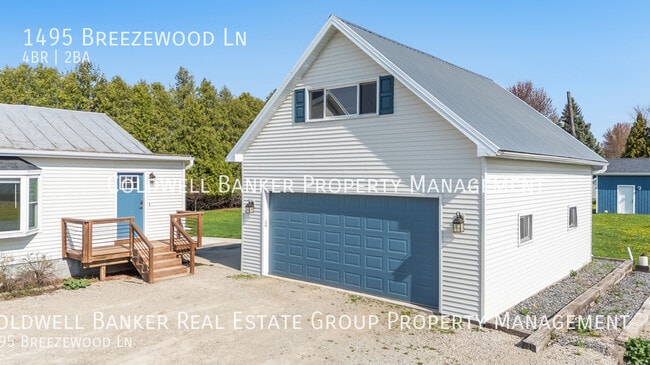 Building Photo - 1495 Breezewood Ln
