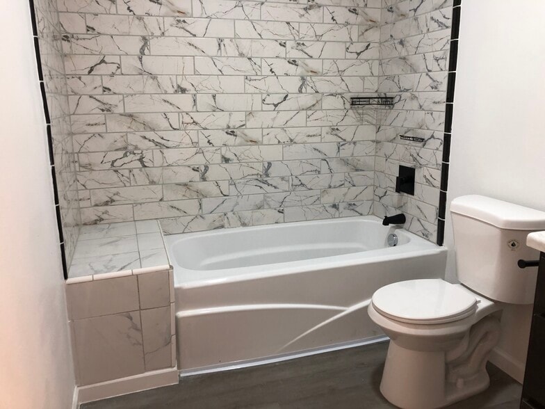 Building Photo - 1272 NW Terre View Dr