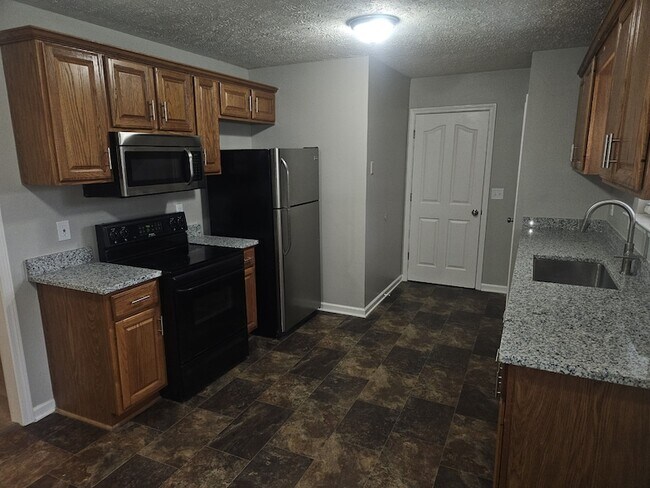 Building Photo - 1911 Pecan Ridge Dr